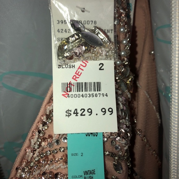 gorgeous prom dress - Picture 7 of 8